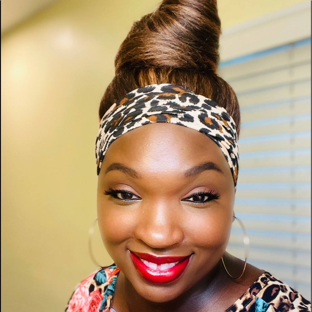 Meet your Posher, Demetria